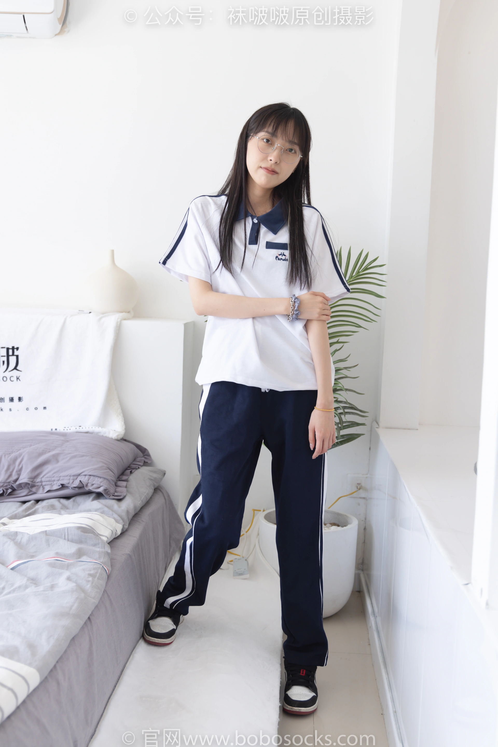 [BoBoSocks袜啵啵]NO.207 稚予-aj板鞋、白棉袜、油亮白丝、校服裤里丝 3